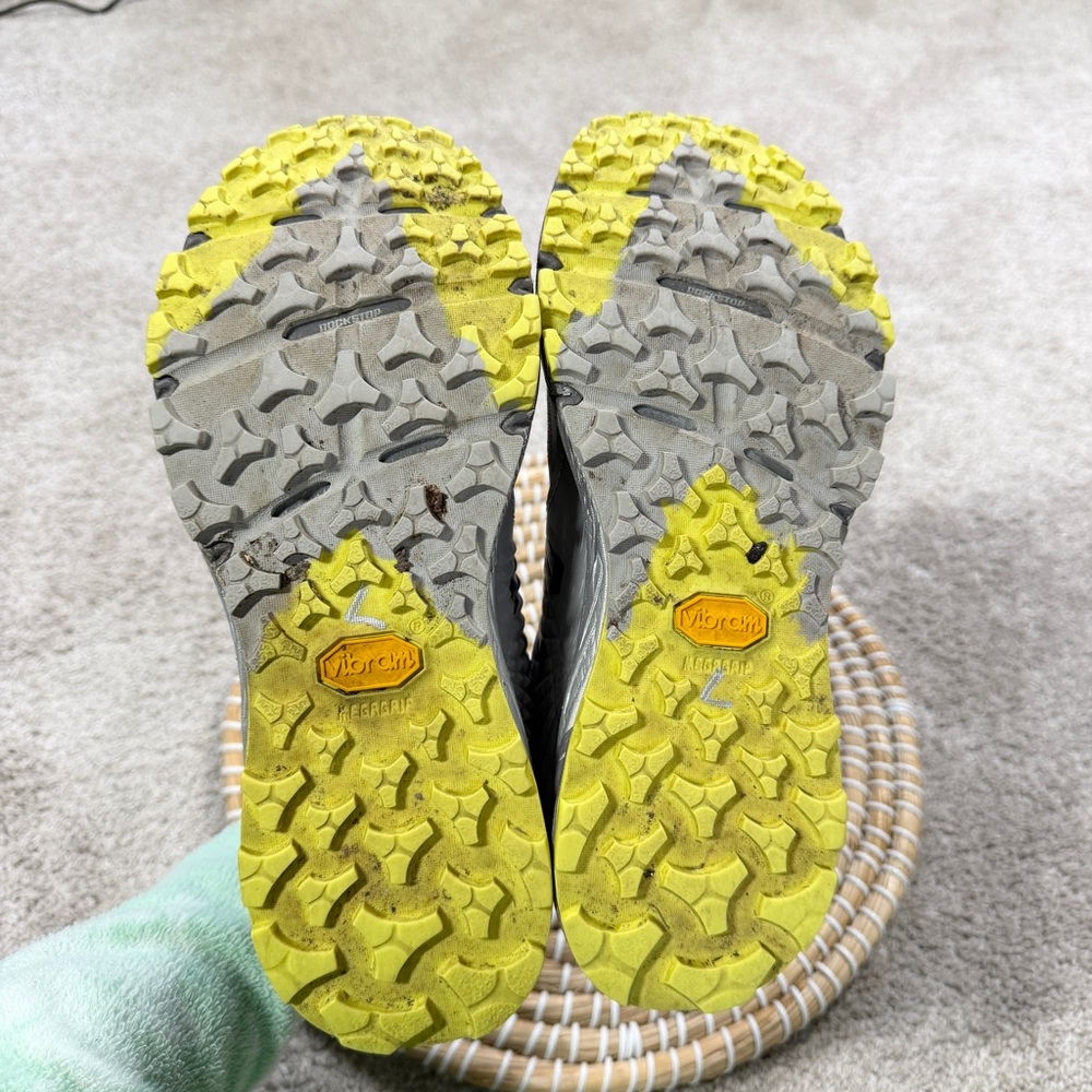 New Balance Women’s Summit Q.O.M. Trail Running Shoes Sneakers in Gray 8 - Picture 12 of 14